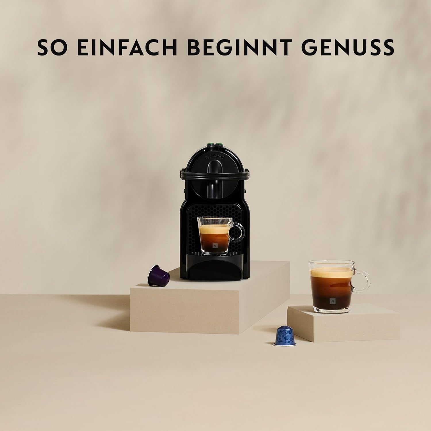 Nespresso capsule-espressomachine De'Longhi EN 80.B Inissia, hogedrukpomp en energiebesparende functie, automatische uitschakeling na 9 minuten, kopjesvolume voor espresso en lungo, watertank van 0,7 l, zwart