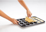 Zenker 6541 Zwart Metallic 24Er Mini-Muffinform – Antihaftbeschichte Für Perfekte Mini-Muffins, Ø 4,5 Cm, ​​Made in Germany Vormen en bakplaten Naty Shop
