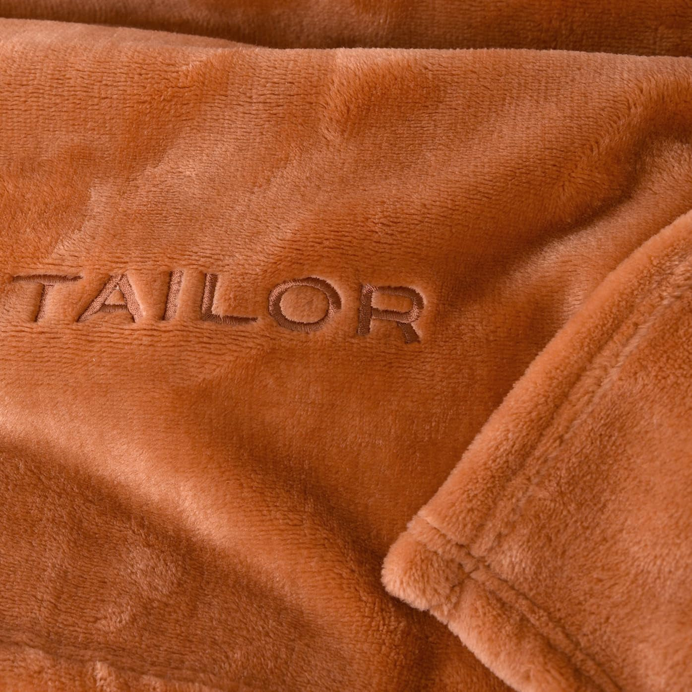 TOM TAILOR Wellsoft Deken, 150X200 Cm, 100% Polyester/ Wellsoft, geborduurd met logo, WELLSOFT BLANKET Oranje (Warm Coral) Dekens en dekbedden Naty Shop