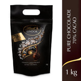 Lindt LINDOR Extra pure chocoladeballetjes en LINDOR Aardbeiencreme chocoladeballetjes | Hersluitbare zak van 1 kg | ca. 80 witte chocoladebolletjes met aardbeiencrème