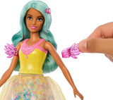 Barbie Hidden Magic - Teresa-pop met sprookjesoutfit, golvend haar en kam voor leuk kapperswerk, vanaf 3 jaar, HLC36