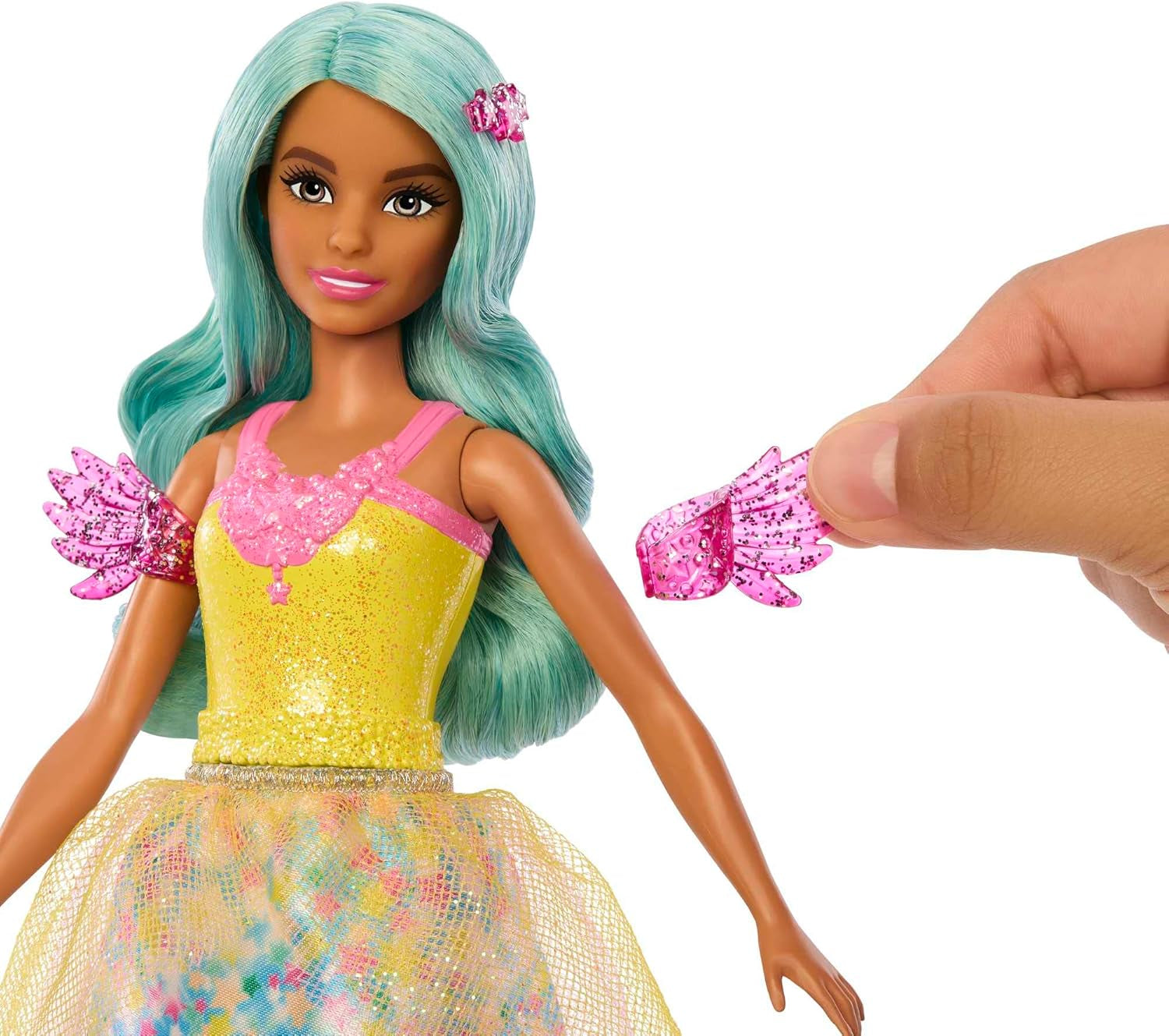 Barbie Hidden Magic - Teresa-pop met sprookjesoutfit, golvend haar en kam voor leuk kapperswerk, vanaf 3 jaar, HLC36