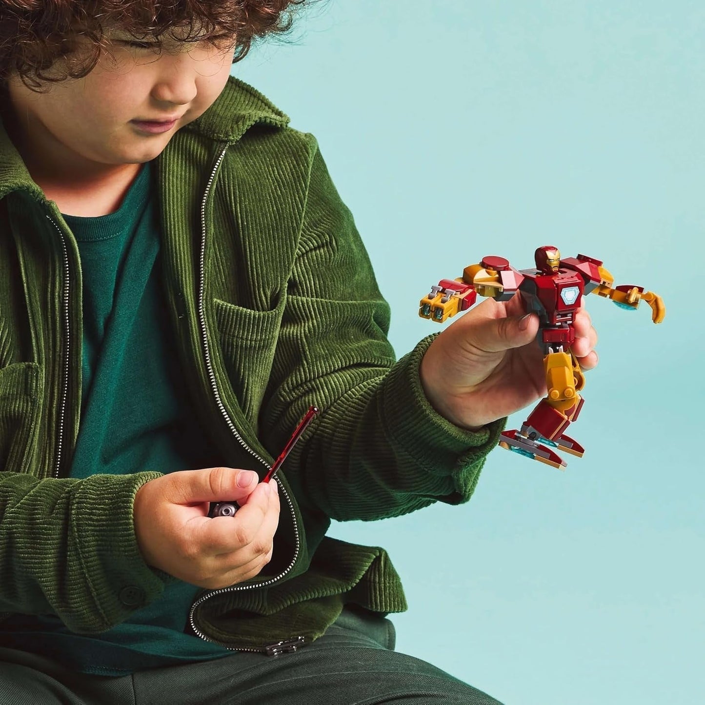 LEGO Marvel Iron Man Mech versus. Ultron - Superheldenspeelgoed met 2 minifiguren - Actiefiguur met beweegbare armen, benen en vingers - Cadeau voor jongens en meisjes vanaf 6 jaar 76307 Beschouw de LEGO-Store bouwsets