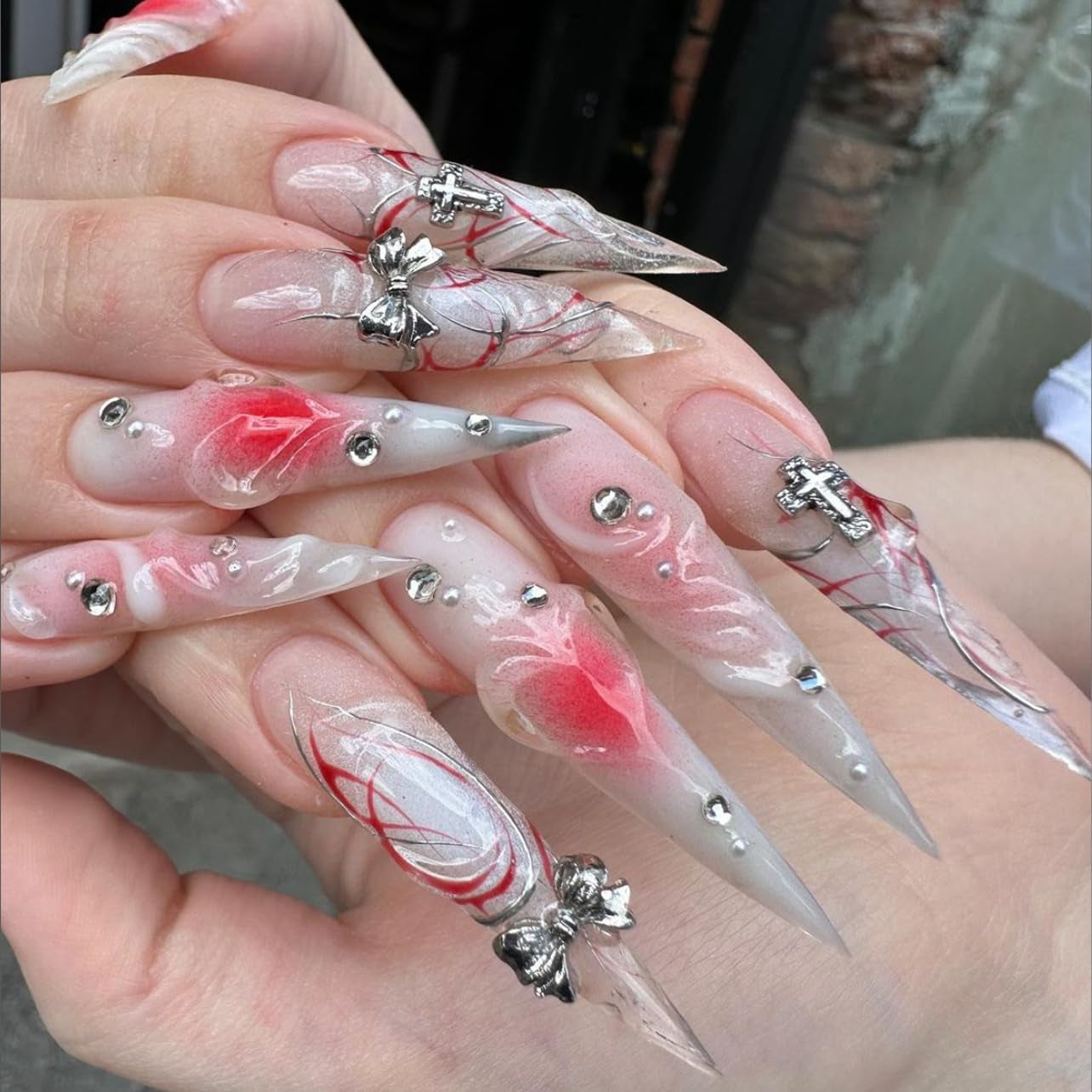 Mouyuglow Lange nagels Stiletto Melkwit Gradiënt Roze Glitter Cool Nepnagels met lijm Roze Ombre Glitter Kunstnagels