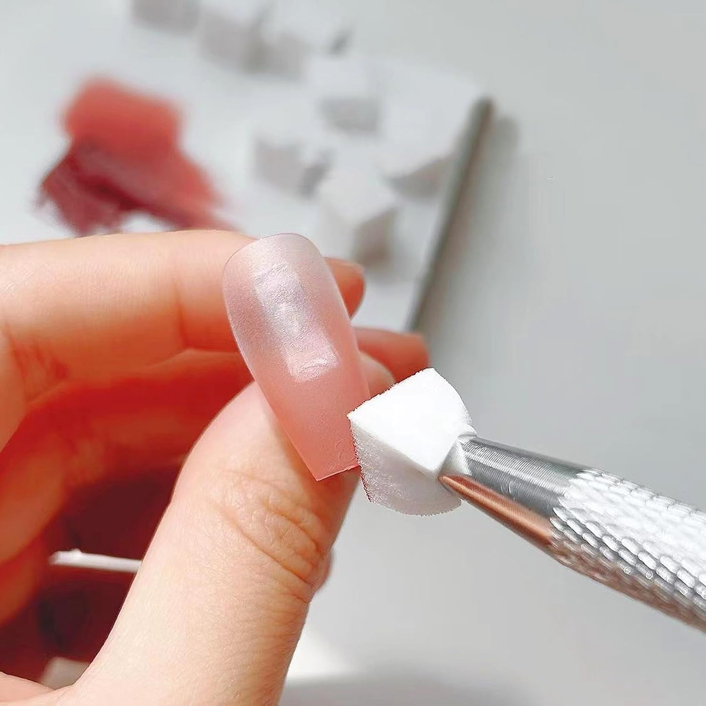 100 Stück Nail Art Schwamm Mit Piercing Zange,Nail Art Zubehör Schwamm Mit Piercing Kugel Aufdreher,Spons Brush Applikator,Nagelkunst-Rendering-Werkzeuge,Für Gradient Nail Art Patterns Erstellen.