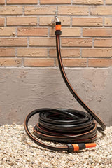 BLACK+DECKER Tuinslang 15 meter - Ø19MM - Duurzaam PVC - Tuin besproeien, auto wassen, zwembad vullen - Compatibel met elke standaard kraan - Zwart/Oranje