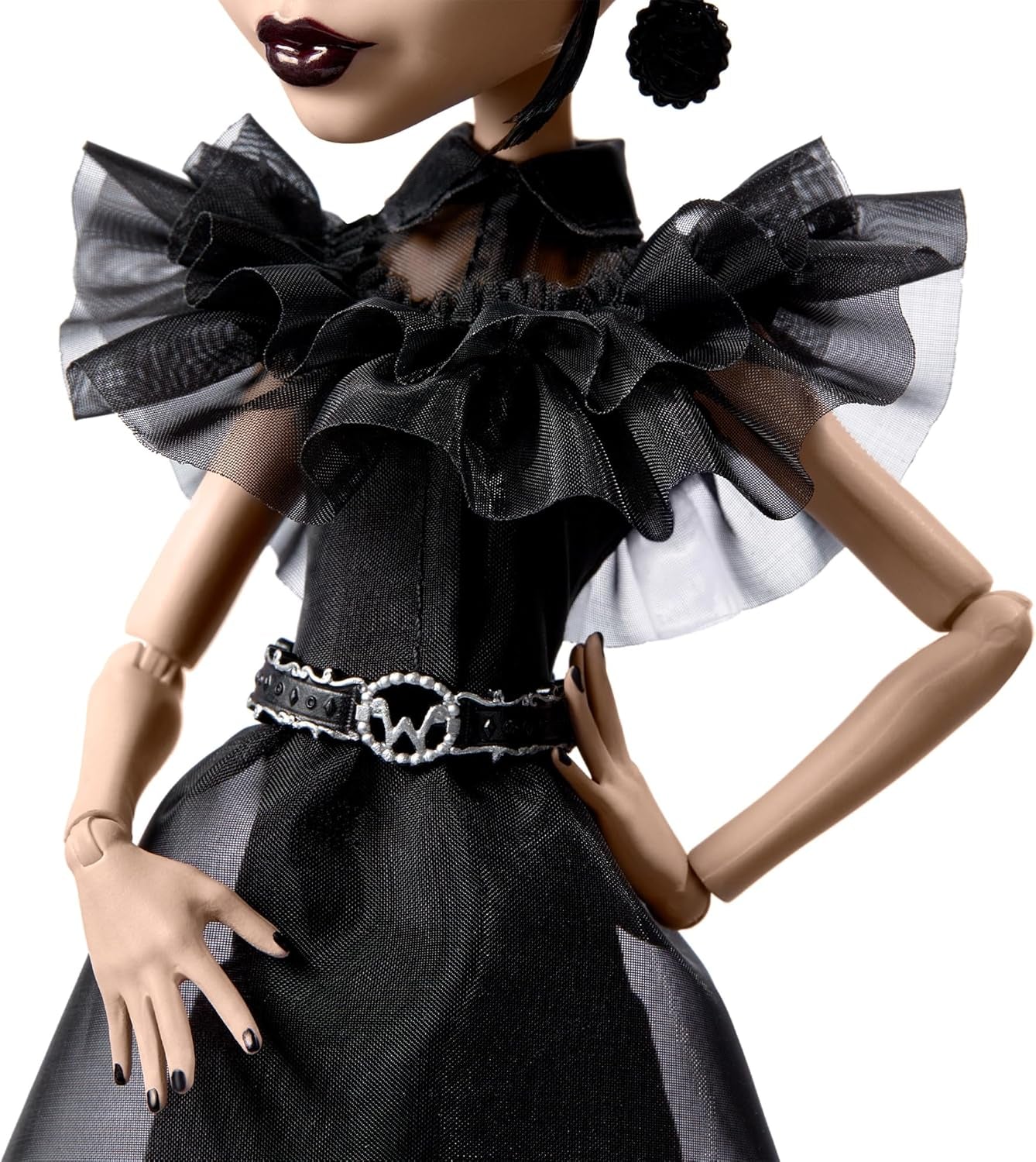 Monster High Wednesday-pop, Rave'N Wednesday-verzamelfiguur in zwarte gotische jurk, geïnspireerd door de dansscène, premium accessoires en poppenstandaard, HXJ03