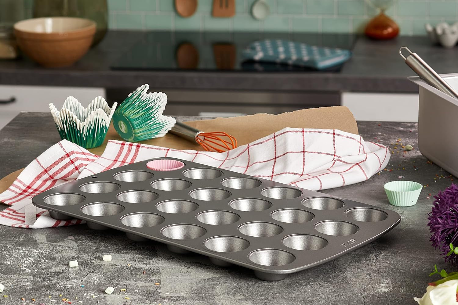 CSB111 Antihaftbeschichtete Mini-Muffinform Mit 24 Löchern Aus Karbonstahl, Edelstahl, Zilver, 39,4 X 24,6 X 2,1 Cm Vormen en bakplaten Naty Shop