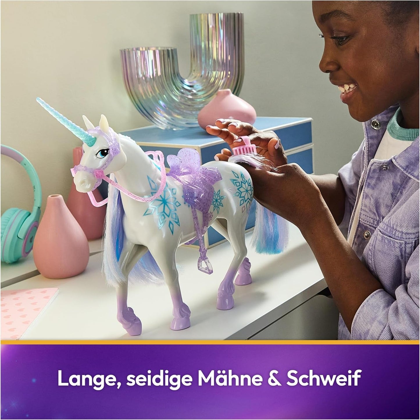 Unicorn Academy Unicorn Glacier - 28 cm hoog, Layla's originele Netflix-eenhoorn met echte manen en staart, afneembaar hoofdstel, zadel en borstel, voor kinderen vanaf 4 jaar