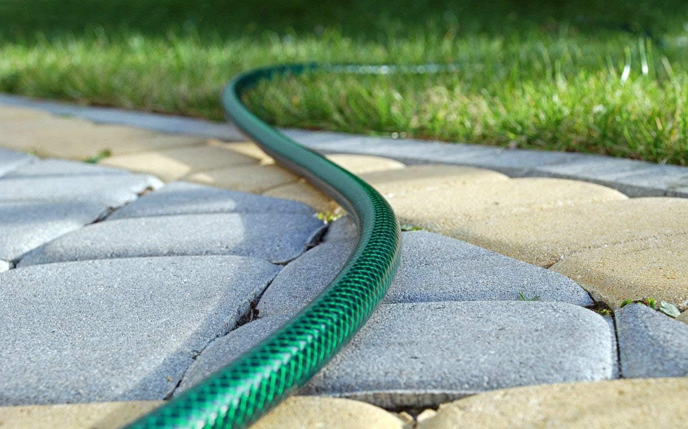 CELLFAST Tuinslang, 3-laags kruisgeweven polyester waterslang voor tuin, flexibele irrigatieslang, UV-bestendig, anti-algen, 2 bar, 1/2 inch, 10 meter, zuinig
