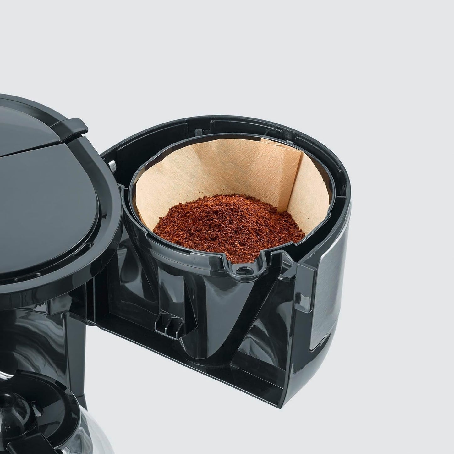 SEVERIN compacte espressomachine, aromatische koffie met koffiemachine voor maximaal 4 kopjes, espressomachine met filter en permanent oscillerend filter, roestvrij staal/zwart, KA 4808