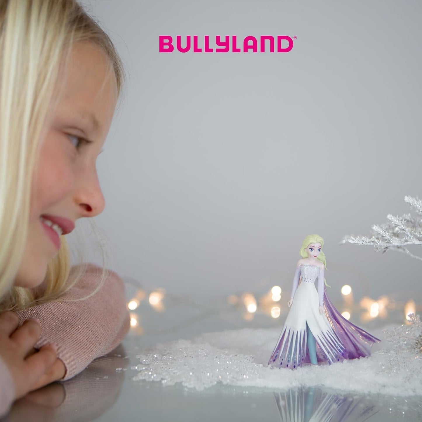 Bullyland 12960 - Prinses Anna beeldje uit de film Frozen van Walt Disney, ca. 9,5 cm, zeer gedetailleerd, ideaal als klein cadeautje voor kinderen vanaf 3 jaar
