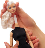 Barbie Basics Model 2 verzamelpop met blond haar, zwarte mini-jurk en gladiatorlaarzen, universele pasvorm, beweegbaar lichaam en verwisselbaar hoofd, JBH71 Naty Shop-poppen