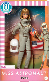 Mattel Barbie Miss Astronaut verzamelpop met zilveren pak, ruimtelaarzen en helmaccessoire, vintage reproductie van origineel uit 1965, JBJ48 Naty Shop Dolls standaardtitel