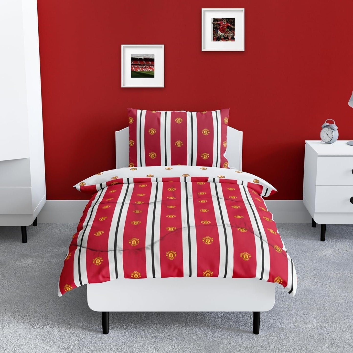 Manchester United FC officieel eenpersoonsdekbed, omkeerbaar, rood en wit, hoesloos, voetbaldekbed, kussensloop, wasbaar, perfect voor reizen, overnachtingen, 10,5 Tog dekbedden en quilts Naty Shop