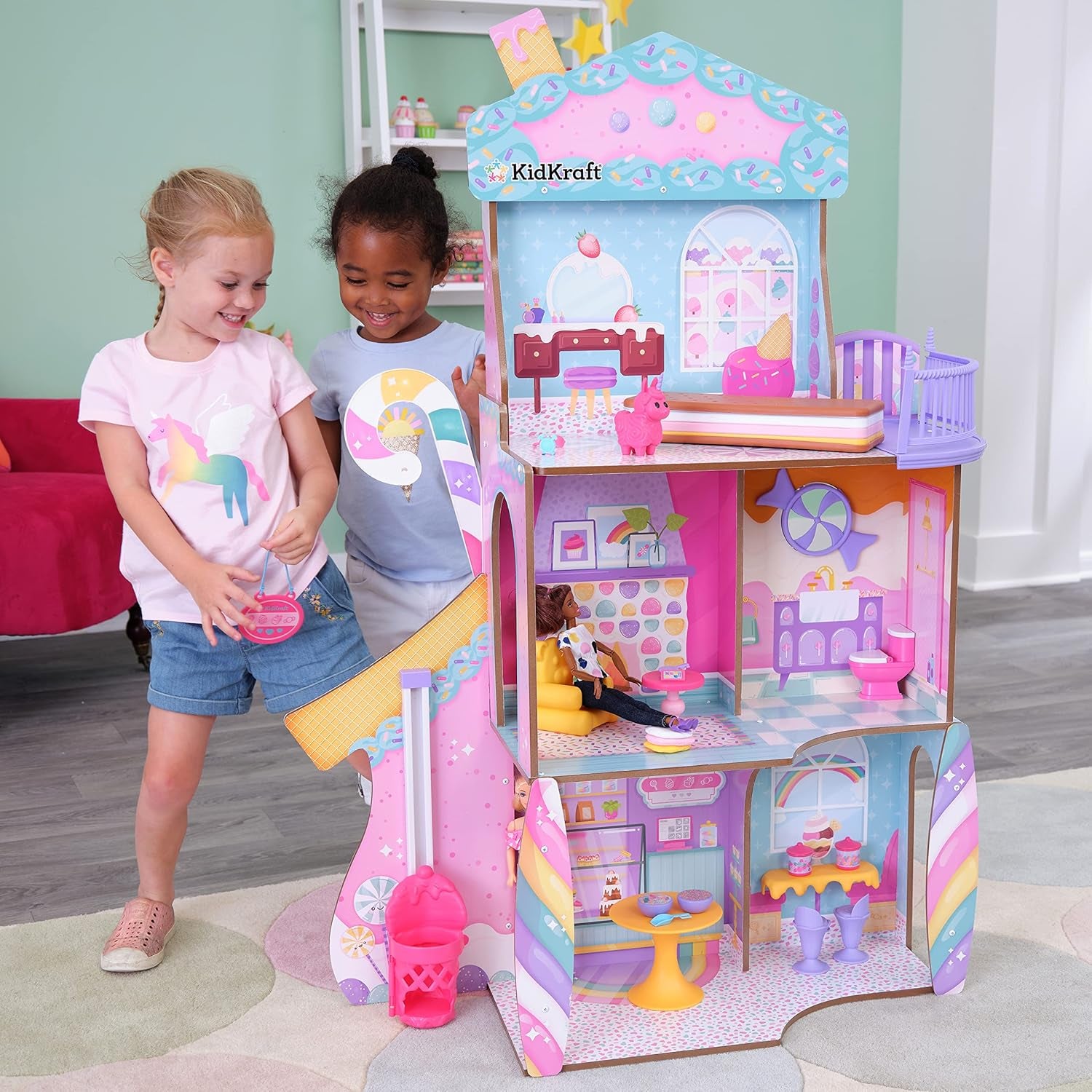 KidKraft Houten poppenhuis Snoepkasteel met meubels en accessoires, Eenhoorn-lamafiguurhuis, ijshoornlift en gummibeerstoel voor poppen, speelgoed voor kinderen vanaf 3 jaar, 20242