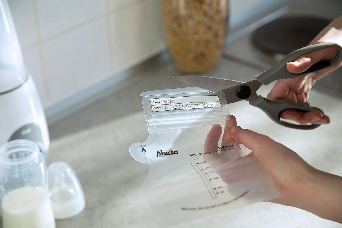 BF100 Bewaarzakje voor moedermelk - Zakje voor moedermelk - inhoud 220 Ml - 100 stuks - Transparant Voedings- en Borstvoedingsaccessoires Bebe Naty Shop