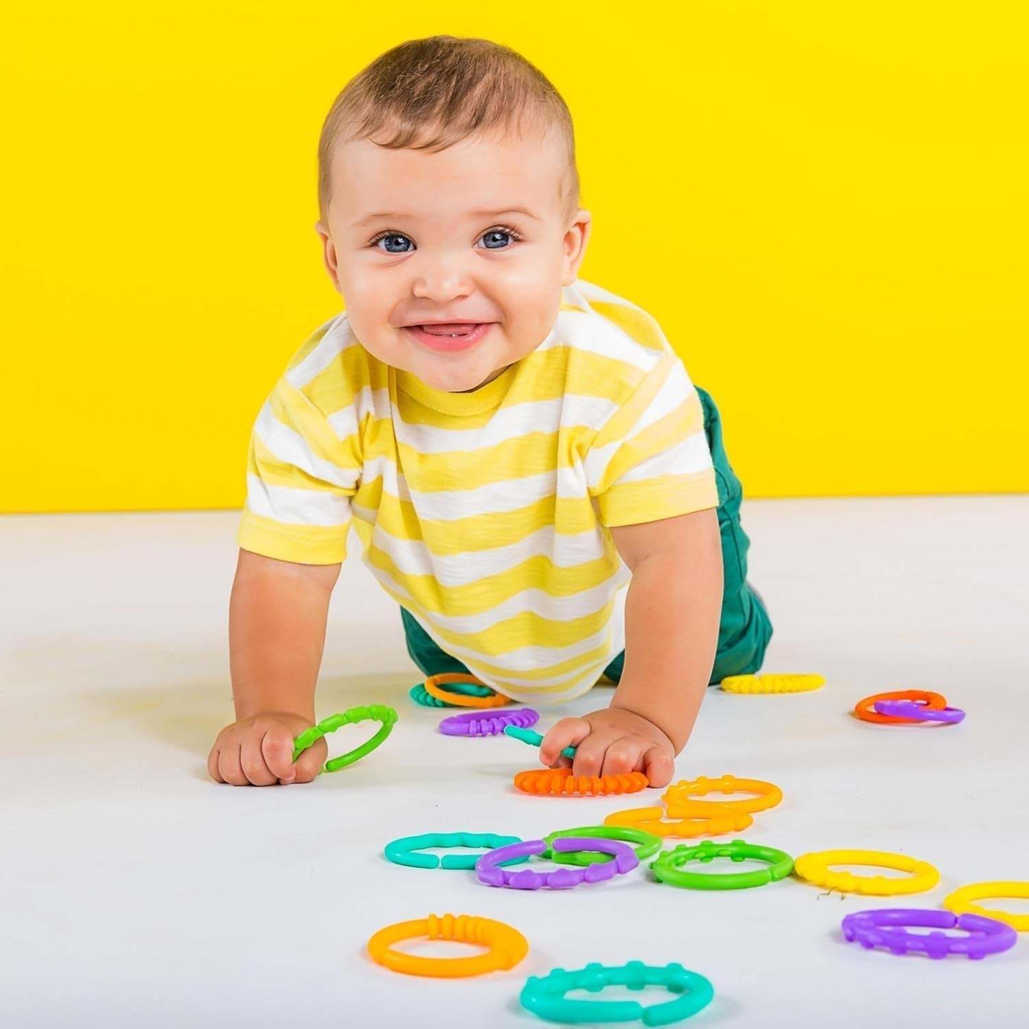 Heldere start, Oball, verbindingsschakels voor wandelwagenketting, veel schakels, opvouwbaar, gemakkelijk te bevestigen, gemakkelijk schoon te maken, perfect voor op reis Bebe Toys Naty Shop