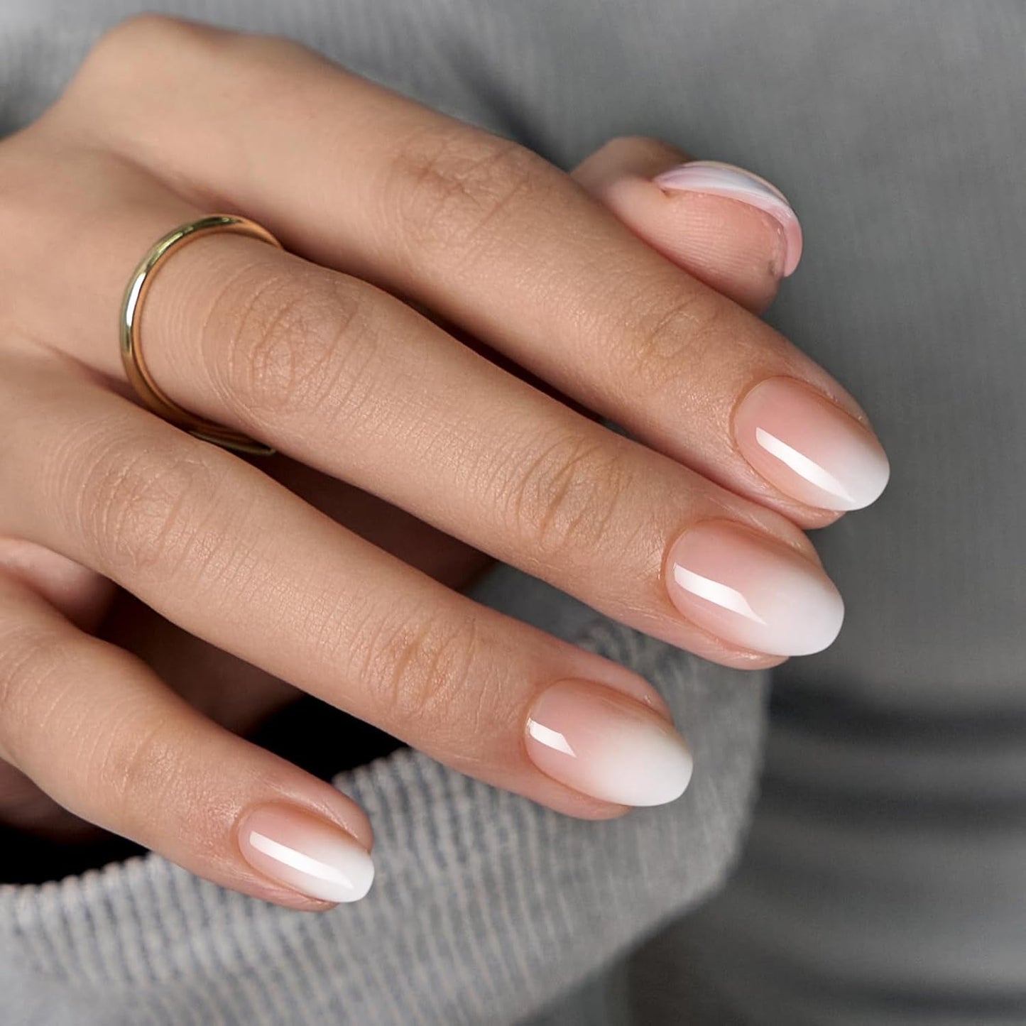 Btartbox Korte vierkante kunstnagels Baby Boomer lijm op witte gradiënt roze kunstnagels Korte kunstnagels met nagellijm 30 stuks vierkante kunstnagels