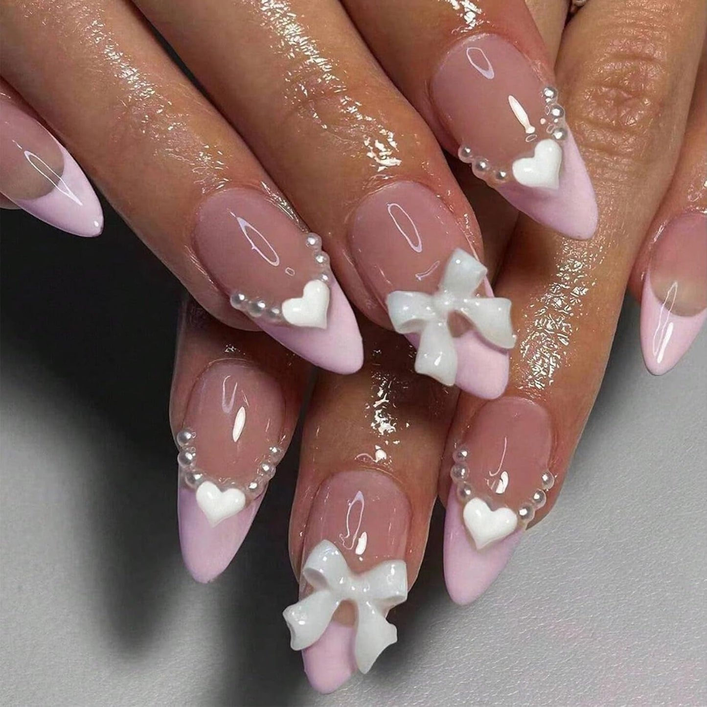 24pcs Witte Amandelpers op Franse nagels met strikken Parels Nepnagels Lijm op valse nageltips Glitternagels