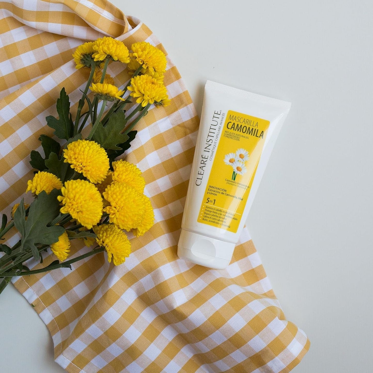 Clearé Instituut | Kamillemasker | Voedt, conditioneert en ontwart | Gouden glans en glans | 97% natuurlijke ingrediënten | Verzacht de hoofdhuid Met kamille-extract |150 ml Naty Shop haarmasker