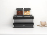 Brabantia broodtrommel - Compacte opbergdoos voor brood, bagels en broodjes met plat deksel, duurzaam staal - middelgroot - matzwart Voedselbewaardozen Naty Shop