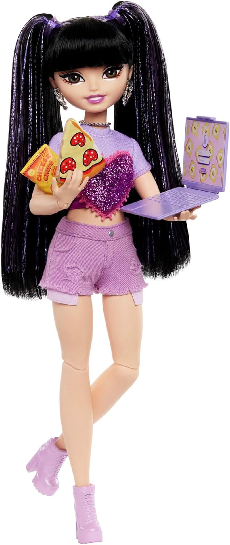Barbie Dream Besties-pop en accessoires, beweegbare Teresa-modepop met bruin haar en haarclips, 10-delig videogamethema, HYC23 Naty Shop-poppen Video en eten
