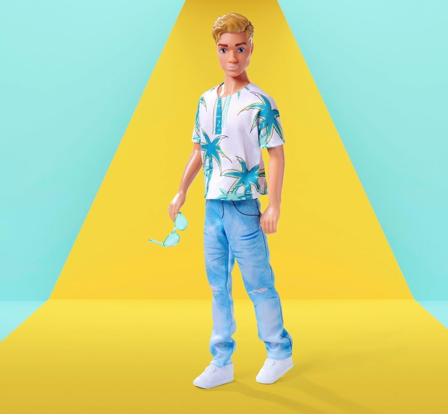 Simba 105733729 Steffi Love Kevin speelpop draagt top met palmprint en coole jeans inclusief zonnebril 30 cm 3 jaar oud Naty Shop-poppen