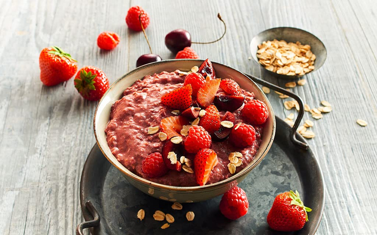 RUF Smoothie Bowl Berry Bunch Oats Ontbijtsnack met bessen en chiazaden, snel en gemakkelijk te bereiden, veganistisch, 1 zakje x 50 g (pak van 3)