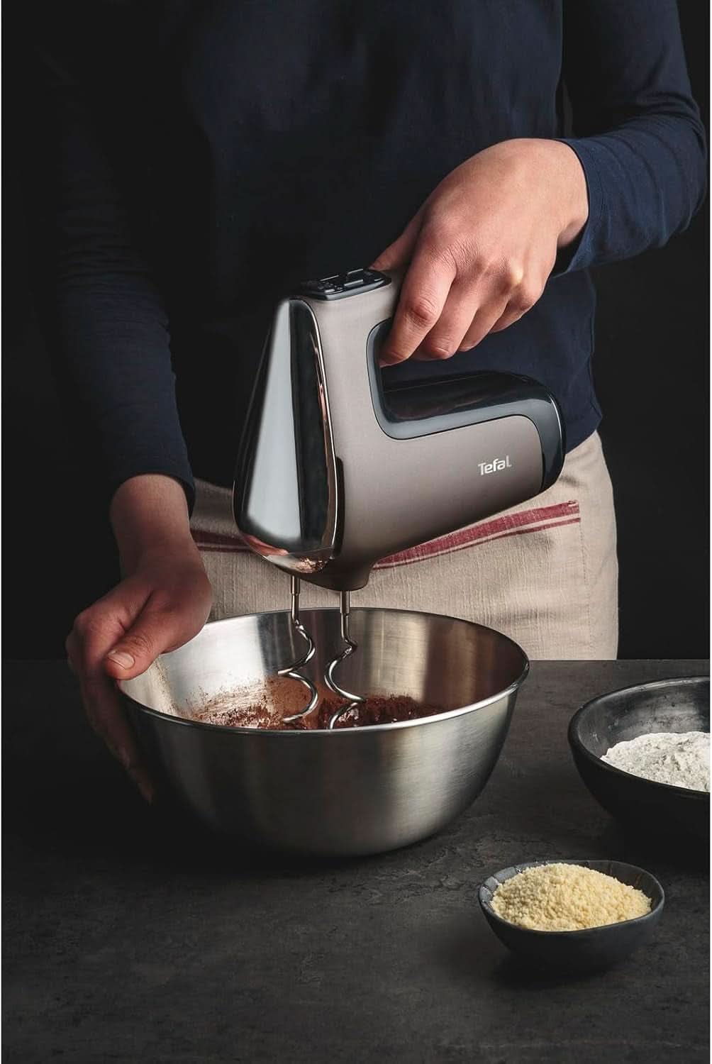 Tefal HT650E Power Mix Silence Handmixer | 600 Watt | Variabele snelheidsregelaar | Turbo- en Auswurf-functie | Extreme vrijetijdsmotor | Incl. 2 Rührbesen en 2 Knethaken | Tarwekeuken Naty Shop