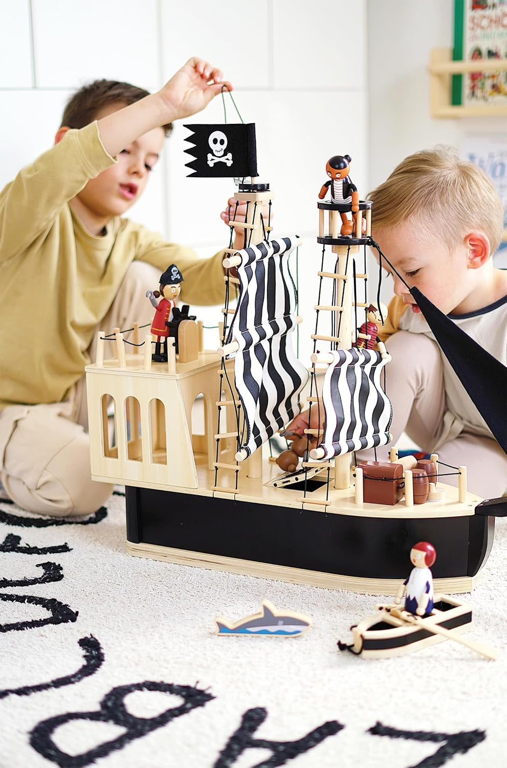 Small Foot flexibele houten piratenpoppen, 5 piraten en 1 aap, gedetailleerd en flexibel, vanaf 3 jaar, 12412