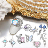 16 Stijl Luxus Mond Stern Nagel Charms 3D Nail Charms Y2K Legierung Strasssteine ​​Bogen Schmetterling Nagel Schmuck Metall Nail Art Charms Nägel Glitzersteine ​​​​Nailart Rhinestones Nageldesign Zubehör