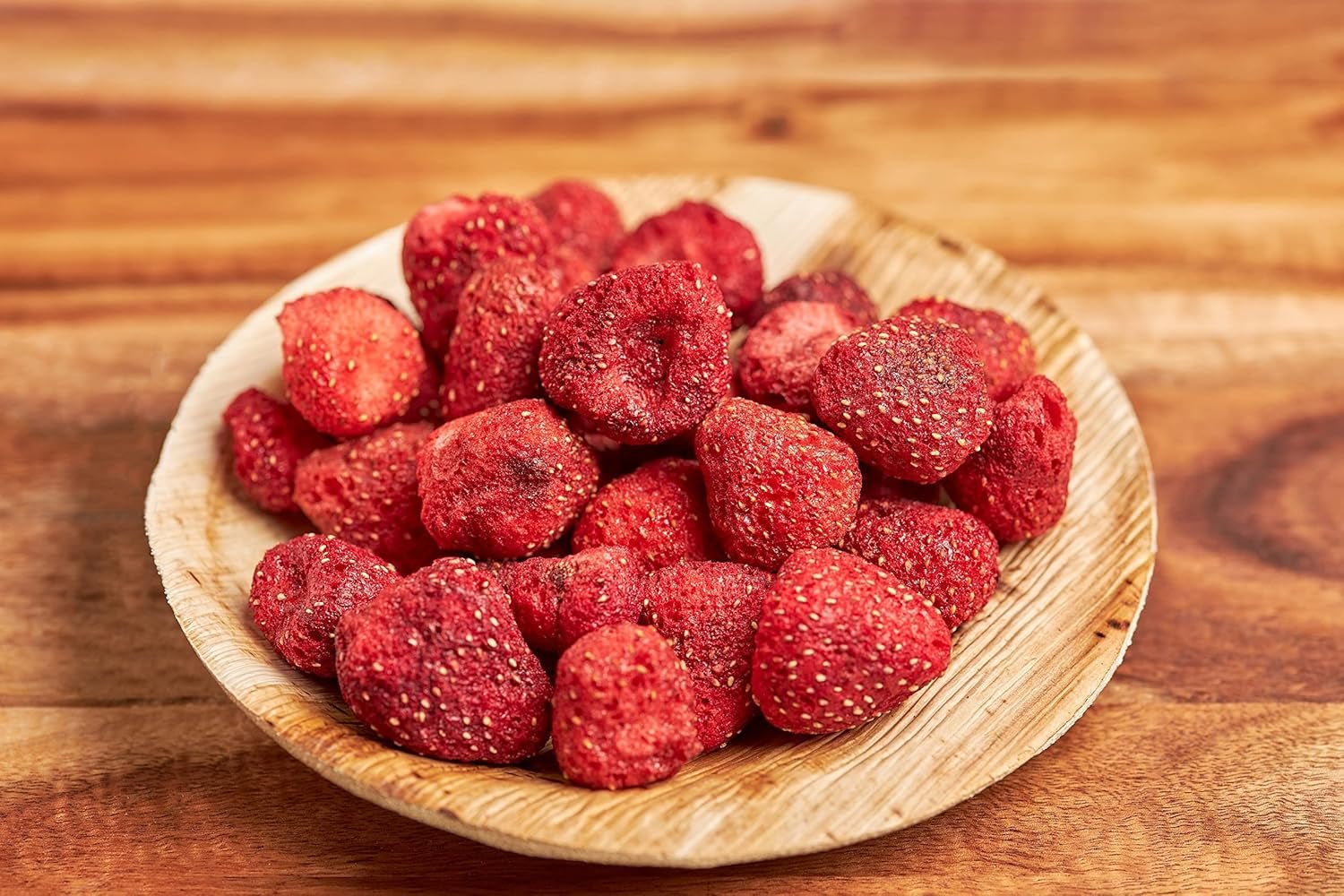 Gevriesdroogde hele aardbeien 100g - Gevriesdroogd fruit - Gevriesdroogd gedroogd fruit - Gedroogde aardbeien - Ideaal voor het bakken, decoreren van taarten, snacks, muesli en desserts Gedroogde producten Naty Shop