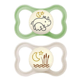 MAM Air Nachtfopspeen 6-16 maanden (2-pack) MAM-fopspeen 6-16 maanden, Glow In The Dark voor de gevoelige huid, babyaccessoire 2-pack met siliconen speen- en fopspeenhouder, neutraal/groen