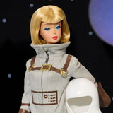 Mattel Barbie Miss Astronaut verzamelpop met zilveren pak, ruimtelaarzen en helmaccessoire, vintage reproductie van origineel uit 1965, JBJ48 Naty Shop-poppen