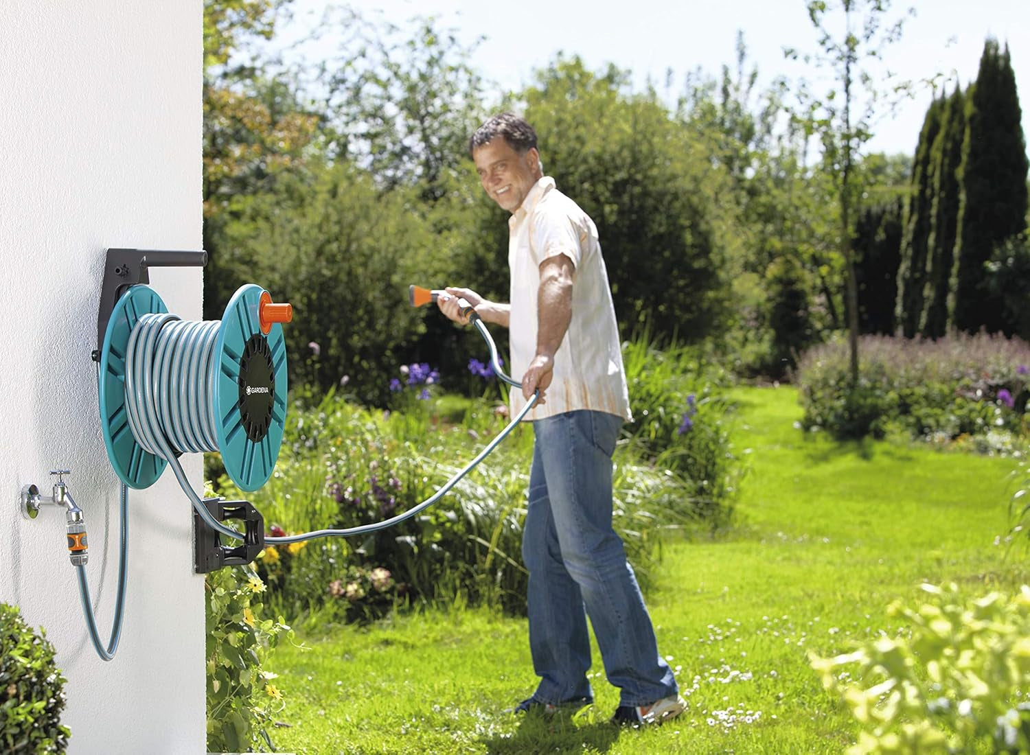 Gardena Classic 60 muurslanghaspel met slanggeleidingshaspel: Voor eenvoudige wandmontage, met anti-druppelsysteem, haakse aansluiting, grote capaciteit, ruimtebesparend (2650-88)