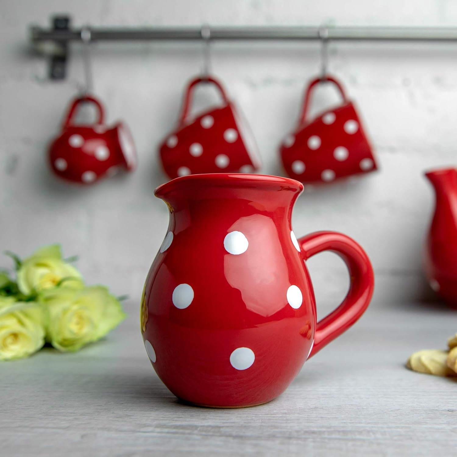 City to Cottage® - Groot theeservies | Rood en Wit | Punten | Handgemaakt | Keramieken theepot 1,7 liter, melkkannetje, suikerpot
