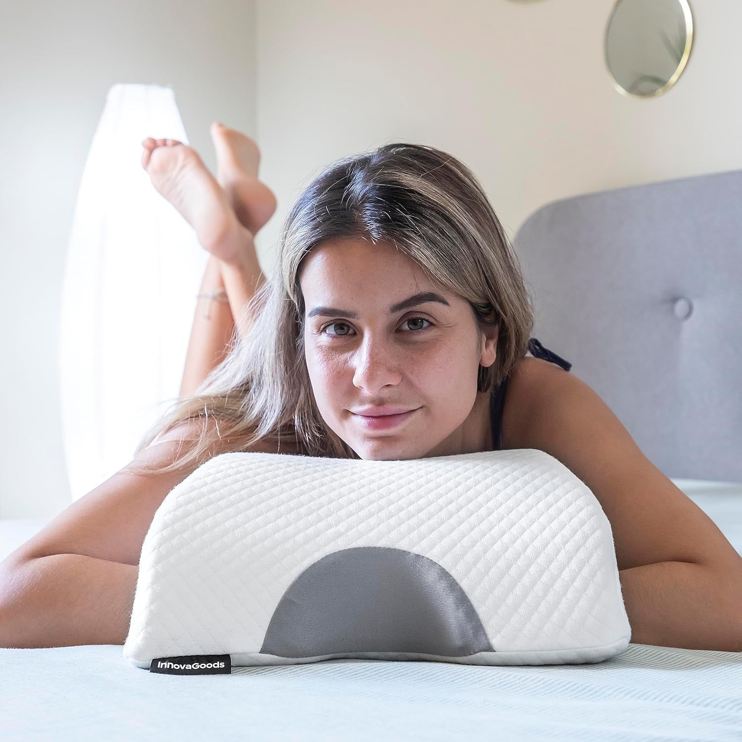 InnovaGoods - Visco-elastisch nekkussen voor koppels, Ergonomisch ontwerp voor ontspanning van koppels, Traagschuim voor drukverlichting, Afneembare hoes, Wit, 36 x 12,5 x 30,5 cm, Traagschuim