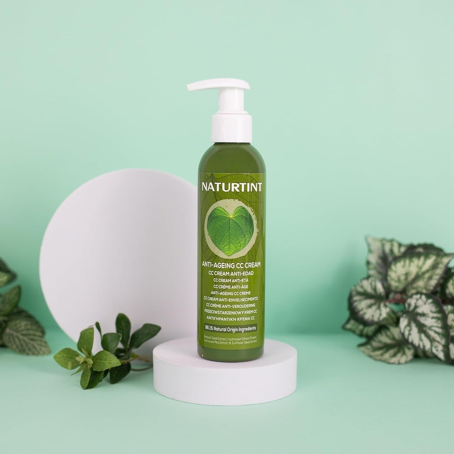 Natuurlijke tint CC-crème. Geen uitspoelbaar haarmasker. Voor droog en beschadigd haar. Herstelt en hydrateert. 96% natuurlijke ingrediënten. 200ml Naty Shop haarmasker