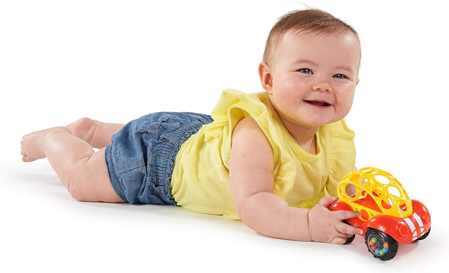 Bright Starts Oball Rammelaar Speelgoedauto Motorspeelgoed voor baby's en peuters vanaf 3 maanden 1 stuk Willekeurige kleur Blauw of rood Babyspeelgoed Naty Shop