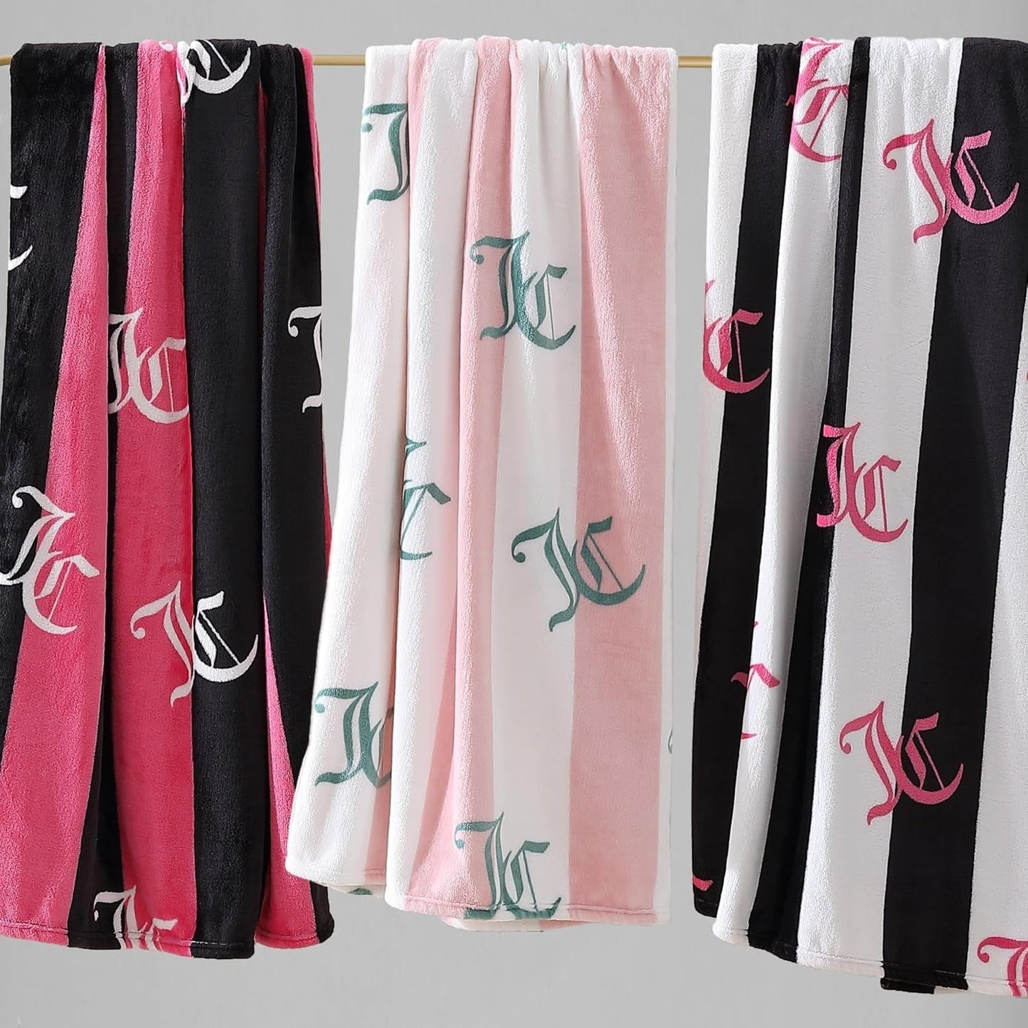 Juicy Couture Cabana pluche deken, 127,7 x 178,8 cm, luxe pluchen deken van microvezel voor maximaal comfort en gezellige warmte Juicy Couture bedden en dekens