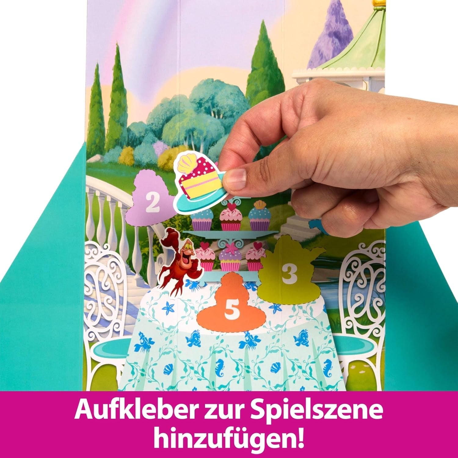 Mattel Disney Princess Ariel Spin & Reveal modepoppenset met 11 verrassingen, waaronder 5 accessoires, 5 stickers en een speelscène geïnspireerd op de film HTV88