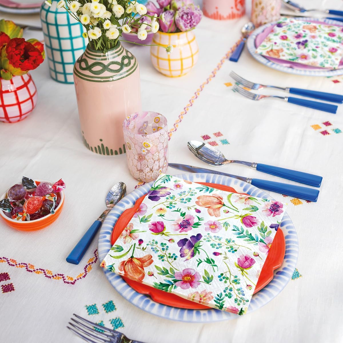 PAW - 3-laags servetten (33 x 33 cm) I 20 stuks I Perfect voor verjaardagen, feesten, bruiloften, communies en feestdagen I Tafeldecoraties Kleurrijke papieren servetten - Kleurrijke bloemen Flora I Bloemstuk