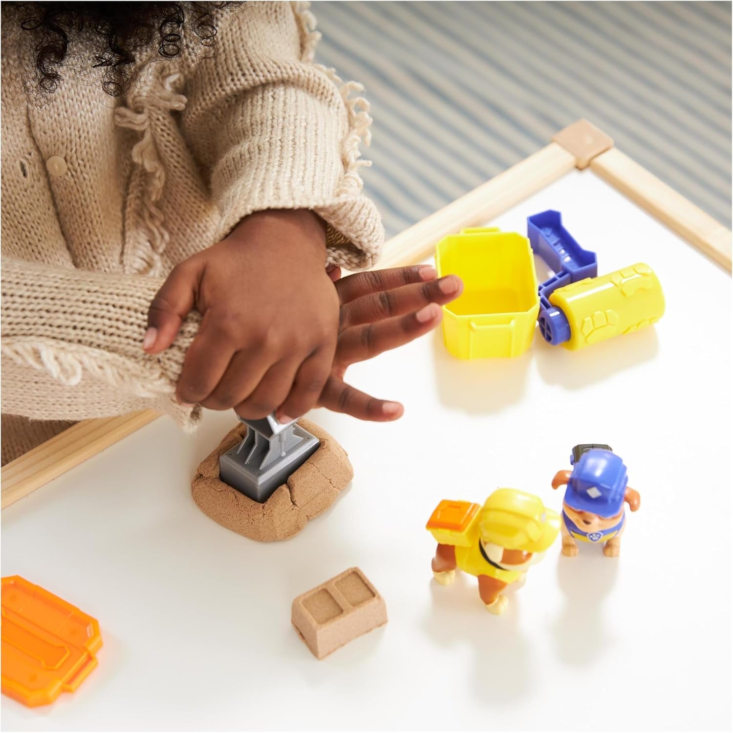 Rubble & Crew - Rubble & Mix figuur-actiefigurenset, 2 bouwspeelgoed en 85G kinetisch bouwzand, speelgoed geschikt voor kinderen vanaf 3 jaar actiefiguren Naty Shop