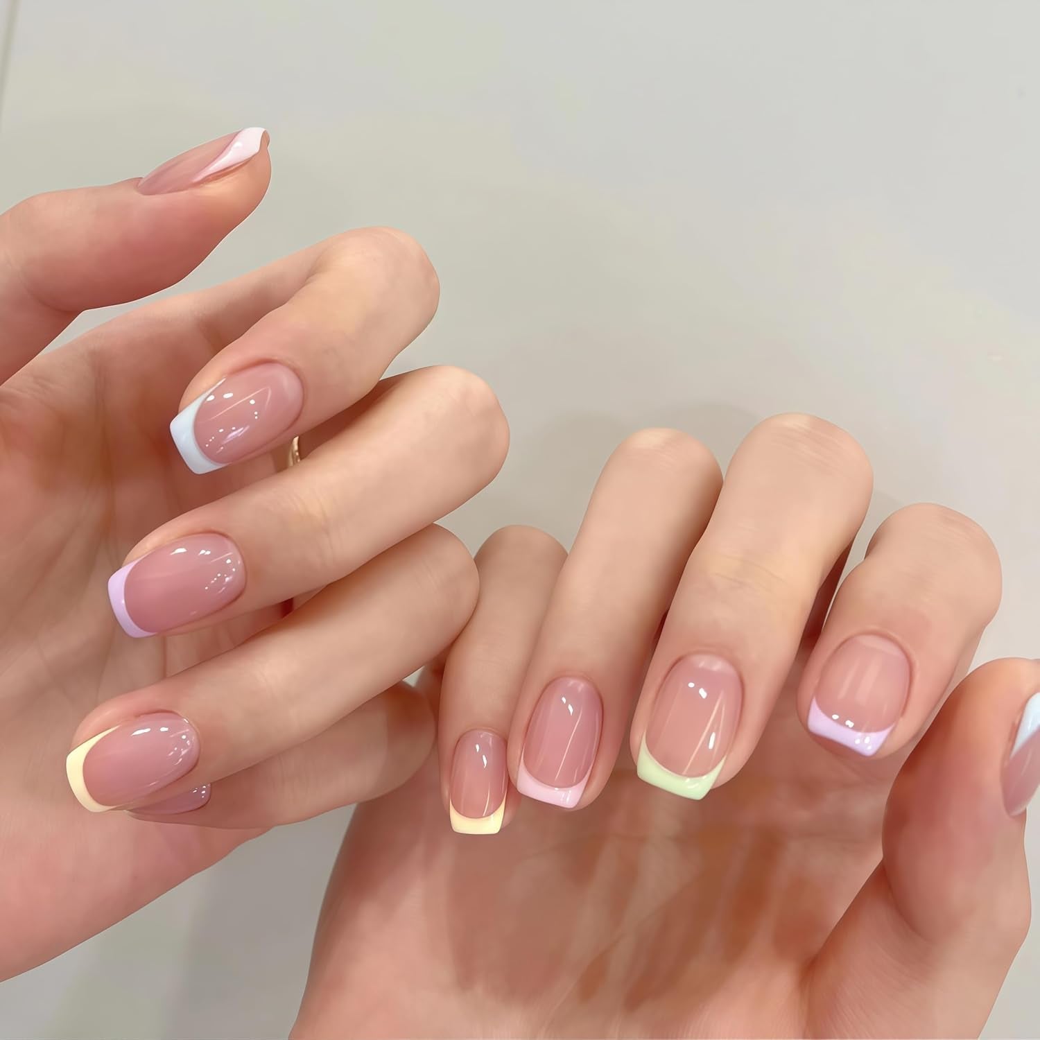 Korte Franse tip nepnagels - 30 stuks zwarte nagels om op korte vierkante nagels te lijmen, Franse tip nepnagels met lijm, vierkante kunstnagels set voor dames