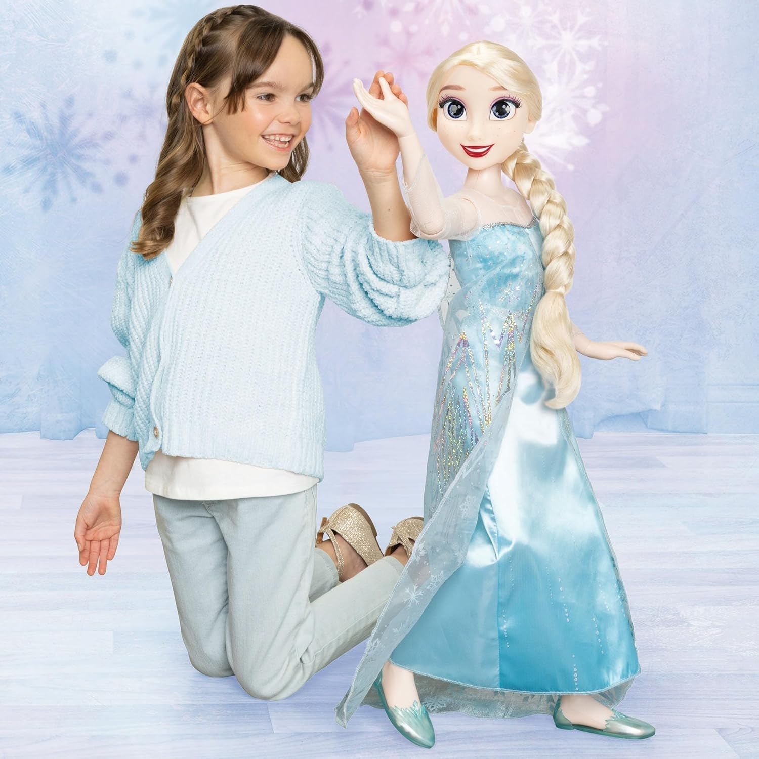 Disney Frozen Playdate Elsa gigantische pop 80 cm van Jakks Pacific Volledig gelede pop met 11 scharnierpunten, inclusief haarborstel en accessoires