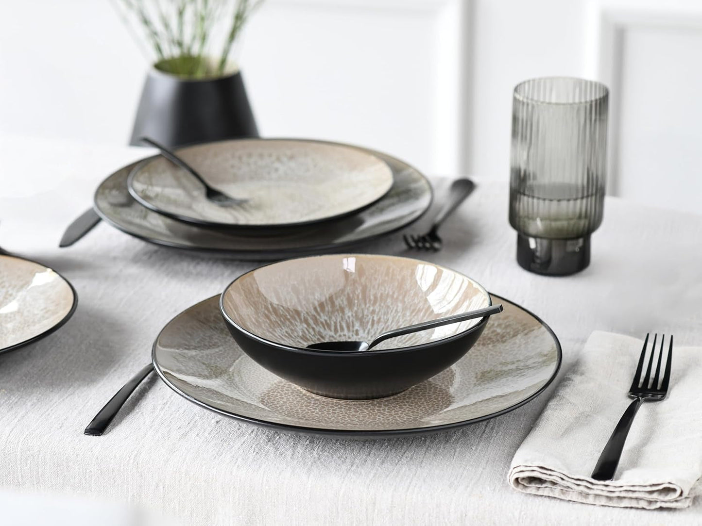 CreaTable, 24464, Malmö Beige-serie, 18-delige serviesset voor 6 personen, aardewerken bordenset, vaatwasmachine- en magnetronbestendig, kwaliteitsproductie