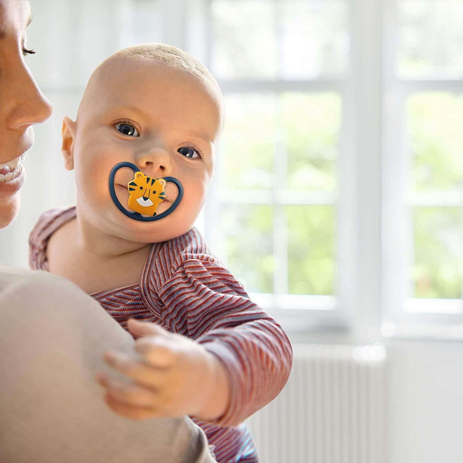 NUK Space Babyfopspeen 6-18 maanden, extra grote openingen voor gevoelige huid, BPA-vrije siliconen, zebrapatroon, 2 stuks