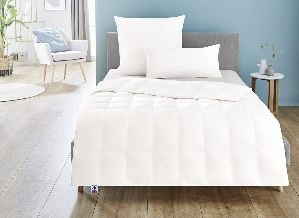 Irisette Nora donzen dekbed Lichtgewicht zomerdekbed met 100% katoenen hoes, 100% donsvulling klasse I, 135 X 200 cm, Oeko-Tex gecertificeerd, geproduceerd volgens de Duitse kwaliteitsnorm Quilts en quilts Naty Shop