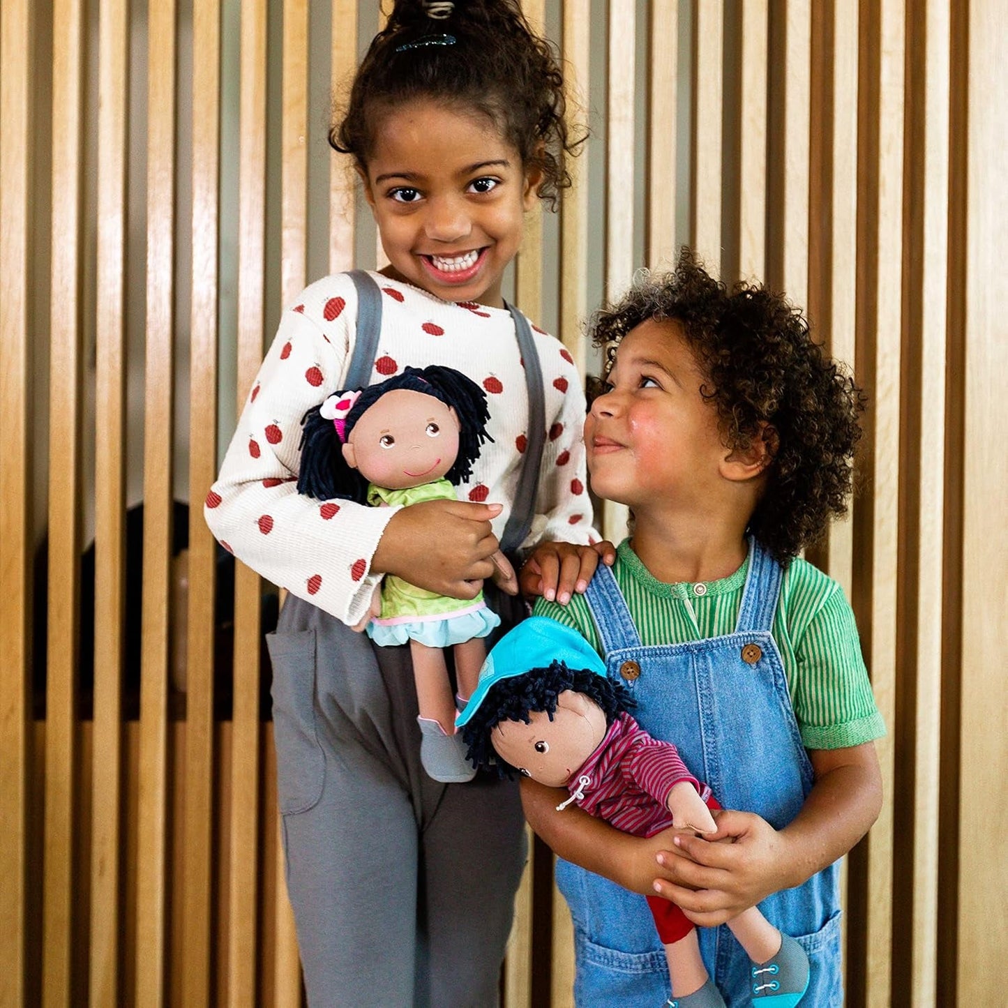 HABA 304576 - Cari pop, 30 cm, zachte en stoffen pop voor kinderen vanaf 18 maanden, met verwijderbare kleding en lang haar